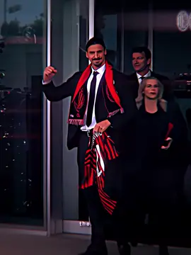 Seviyoruz baba ne yapalım #ıamkabuss #acmilan #milanfashionweek #forzamilan #striker #trend #ibrahimovich #zlatangoat