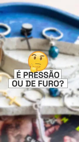 É de furo ou de pressao? Tente adivinhar :) Come te aqui embaixo quais voce acertou 👇 Use o cupom TIKTOKCODE para conseguir desconto no site :)  #brincosmasculinos #acessoriosmasculinos #brincosdepressao #brincoscravejados 