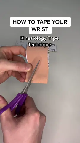 Wrist taping technique: How to tape your wrist with kinesiology tape  #wristtaping #wristinjury #kinesiotape #wristpain #wristpainrelief #howtotape #tapingtutorial  #footballphysio #pc_footballphysio  