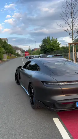 Porsche Taycan Turbo S Launch Control. 761 PS. #CarsEdits #CarTrends #CarsVideos #CarVideos #cars #CarLovers #porsche #taycanturbos #launchcontrol #fast #carsoftiktok #CapCut #siegen #porschetaycan