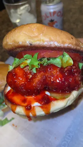 Sweet heat chicken sandwich w/ @drinkolipop #olipoppartner 
