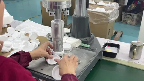 Factory life #factory #factorywork #factorytour #factorylife #production #productionline #assembly #loosepowder #loosepowdercontainer #makeupcontainer #cosmetics #cosmeticpackaging #cosmeticpackagingsupplier #supplier #zoemir #zmic #zoemircosmetics #zoemircosmeticpackaging #packagingsupplies #packagings #createyourownbeauty #customservice the professional cosmetic packaging manufacturer in Guangzhou China- Guangzhou zoemir international cosmetics co.,ltd. Welcome to inquiry.