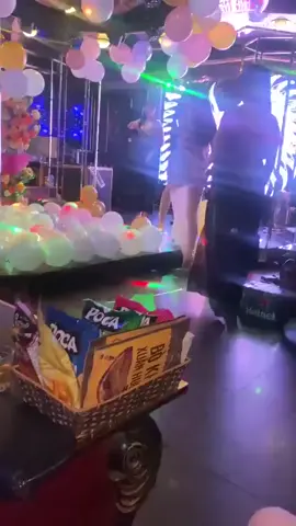 Ae có ai muốn lấy địa chỉ quán không nhỉ ?? #xuhuong #karaoke #karaoketiktok #bayphong #tayvin #gaixinh #gaidep