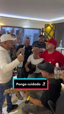 🔴 Ponga cuidado 🧏🏼‍♂️ @Gerson Palacio @Sólo Música Popular #solomusicapopular #loquevaserparauno #dariogomez #fyp #viral #bogota 