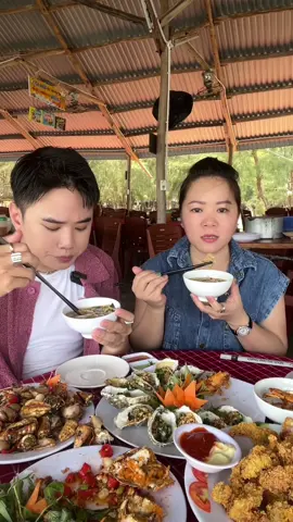 Review 3 ngày 2 đêm ở Phú Yên của mẹ con tui, đi biển rùi ăn hải sản hưởng thụ cái nhỉ 🤭 #meconco #ancungtiktok #tiktokfood #anvat #travel #travelvietnam #QuangAnhTheLocal #vuacuaÔLoan 
