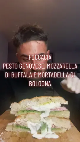 FOCCACIA | PESTO GENOVESE, MOZZARELLA DI BUFFALA E MORTADELLA DI BOLOGNA 🥪🍖🌱 #sandwich #foccacia #asmr #pesto #fypシ #mortadellabologna #mortadela  #mozzarella #fyp #foodporn #italianfood #italiansandwich #sandwichitalien #croccante #cuisinetiktok #senzamollica #pane #pain #france #fastgoodcuisine #humor #humour #ref 