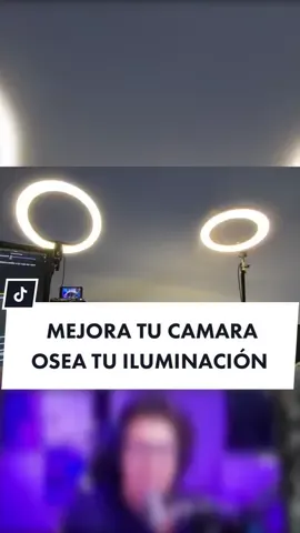 Mejora tu cámara con este consejo de iluminacion ;) cualquier camara mejora con iluminación dedicada. #urbvic #tips #consejos #streamers #stream #camara #iluminacion #soycreador 