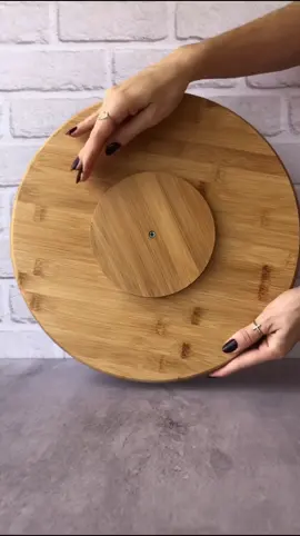 Centro de mesa giratório de bambu | Compre pelo site www.decoraoficial.com.br #bambulovers #utensiliosdebambu #itensdebambu #centrodemesa #tabuadefrios #tabuagiratoria #petisqueira #centrodemesagiratorio 