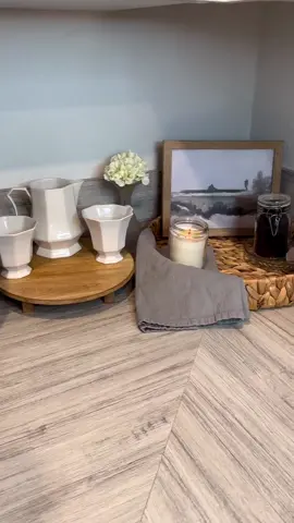 My coffee station is still a work in progress but I really want it to be whimsical and classy✨ ⚜️What do you all think of it so far?  • • • Mi estación de café todavía esta en curso pero quiero que sea un espacio clásico✨ ⚜️Que piensan de la estación hasta ahora?  #bermfarmhousedecor #coffee #coffeestationstyling #farmhousekitchen #coffeelover #ironstone #vintagestyle #classy #modernfarmhouse #beautifulhomedecor #homedecor #neutralhome #lovecoffee 