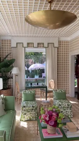 Designer Paloma Contreras’ “Green Gardens” sunroom is the epitome of iconic Palm Beach style. 🌴 #visualcomfort #lighting #palmbeach #luxuryhomes #homedecor #interiordesign   💡: Orsay Medium Table Lamp, Sylvie Medium Table Lamp, Comtesse XL Uplight Chandelier and Olivier Large Swing Arm Floor Lamp by Paloma Contreras 