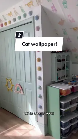 Wallpaper totally makes a space!! What do you think of Dons room so far? Check back tomorrow for the next project 🤗🙌🏻 #wallpaper #wallpapervideo #wallpapers #catlover #catroom 