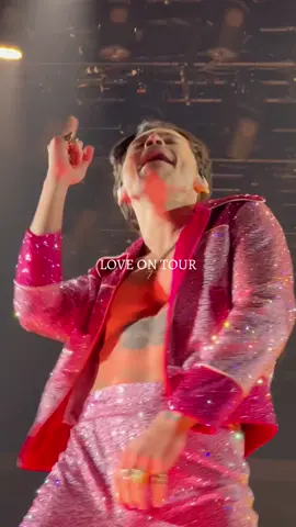 Love on Tour is FOREVER!! ⭐️ #harrystyles #loveontour #loveontour2022 #memories #harrystylesvids #Love #CapCut 