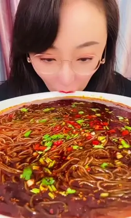 Mukbang #mukbang #mukbangeatingshow #food #eat #eating #fyp #foryou #foryourpage #foryoupage #Foodie #foodasmr #asmr #tasty #yummy #delicious  #soup #drinking #fast #noodles #spicy #spicynoodles 
