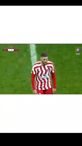 Smione tüm takımı aynı anda değiştiriyor. #atleticodemadrid #besiktas #dieogosimeone #kesfet #fyp 