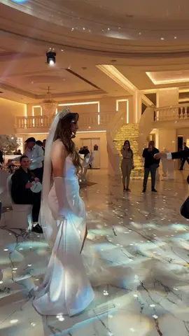 Albanian Wedding😍 #dasma #dasmashqiptare #wedding #weddingtiktok #weddingday #kosovo #albania #albanian #kosova #nuse #nuseshqiptare #foryou #foryoupage #fyp #fypシ #fypシ゚viral #fypage #love #goviral #viral #viralvideo #viraltiktok #trending #trend #bride #tiktok