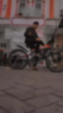 cuma Anak Tapi yg TK perlu Malu di Lihat Orng Apa yg saya pakai itu yg saya pnya😎