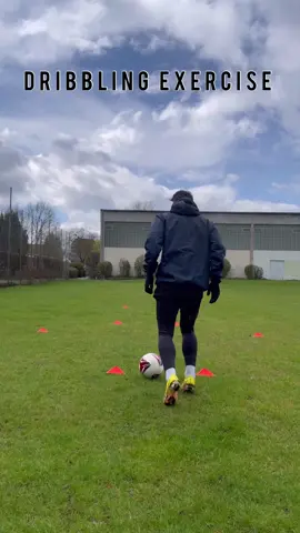 Subscribe 🖤#football #tiktokfootballvideos #footballtiktok #footballskills #dribbling #sport #training 