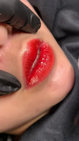 Môi sau bong 3 ngày tuổi 💋# Màu đỏ cam nhấn lòng đỏ đậm siêu xinh♥️#phunmoibongdam #phunmoipenbongdam #daotaohocvienphunxamthammy #😍😍😍 