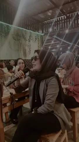 Disuruh nynyi lagu yg lagi viral sm owner🤣