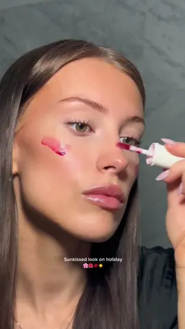 Nothing better than getting ready on holiday  #grwm #naturalmakeup #holidaymakeup #glowymakeuplook 