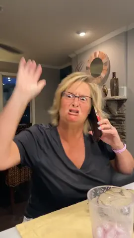 This filter is pure GOLD. Sorry mom 😆✨#filters #facefilter #funnyvideos #fyp #easter #familytime #family #favoritechild 