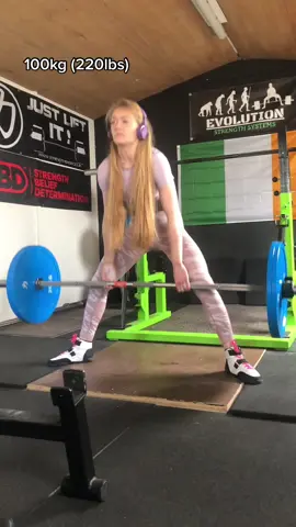 Back to peeing myself on deadlifts 🥹🤣 strength finally returning after injury, it’s been a while 🤝🏻#u52kg #powerlifter #girlswholift #girlswholiftheavy #irishpowerlifter #irishpf #irishpowerlifting #irishgymtok #deadlift #sumodeadlift 