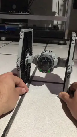 Mi nave favorita en todo Star Wars 🫶🏻😍 #starwarslego #lego #legostarwars #starwars #starwarstiktok #geekfam #toyphotographer  