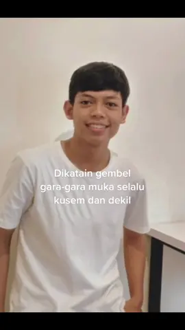 Punya masalah yang sama bro? Bisa banget lu mulai coba rajin cuci muka lu pake facewash Ustraa Neem 2x sehari biar muka lebih bersih👍🏻👍🏻 #skincare #facewash #testimoni 