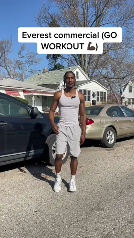 YOU SIT ALL DAY ON THE PHONE ANYHOW 😂 #workout #everestcommercial #weightlifting #pushupchallenge #sports #calisthenics #powerlifting #cherrardc #model #Health #fyp #cardio #fyp 