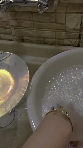 #اي والله شدخلك صنعت مواعين 😂#غسل_المواعين #شني_هاي #شعب_الصيني_ماله_حل😂😂 