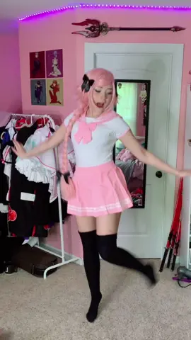 ASTOLFOOOO #astolfocosplay #astolfofate #kneesfeetandelbows 
