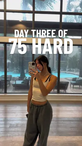 DAY 3/75 for the 75 hard!! yall when i tell you I CANT WALK i literally am walking on my tippy toes i cant bend my knees i worked out a little to hard but YOLO all my workouts for this week are posted btw ❤️#75hard #workout #workoutroutine 