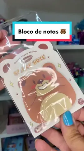 Mantenha suas notas fofas e organizadas com nosso bloco de notas adesivo de ursinho! Com ele, você nunca mais vai esquecer de suas tarefas importantes. Adquira já o seu! 🐻💭✨ #blocodenotas  #fofo #ursinho #organização #papelaria #papelariafofa #papelariaonline #papelariakawaii #abrindoprodutos 