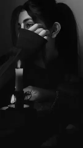 وش حيلة المشتـاق غير... ذكريــاتـه✍️🏻🥀