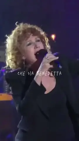 Qui nessuno è diverso, nessuno è migliore...🎶 #fiorellamannoia #chesiabenedetta #CapCut #notenelcuore #foryou #perte #foryoupage #neiperte 