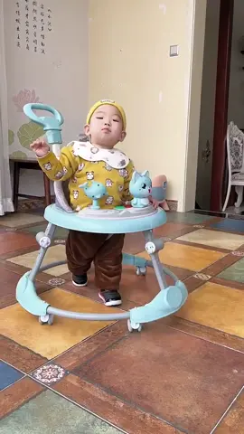 Biu biu baby walk 🧒🏻👧🏻👶🏻 #babyproducts #babylove #goodstuff 