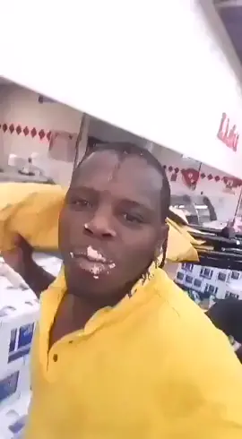 Yoh we've been through alot as a country 🤣🤣🤣 remember this guy people were looting and he chose to eat some cake and record himself 🤣🤣🤣🤣