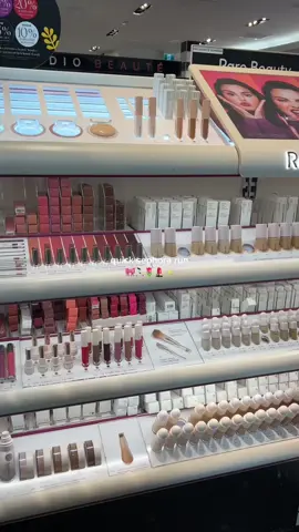 in my sephora era💅🏻🎀💄💸🏃🏻‍♀️ #sephora #sephoresale #sephorahaul #shopwithme #beautyproducts #comewithmetosephora #BeautyTok #sephorarun 