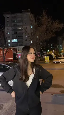 Sarılmalıyıızz seninle 🥹