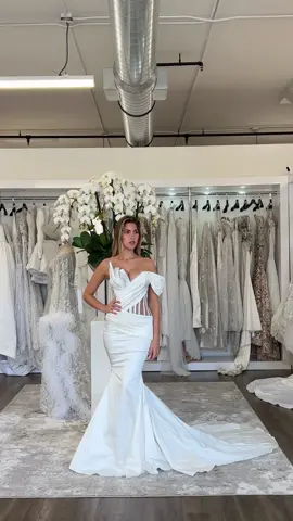 Come try on dresses with me at @waltercollection #dresses #fashion #cotoure #bridal 