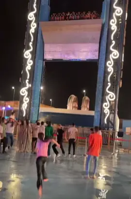 This looks fun that kid that goes flying 🤣🤣🤣#fyp #waterridefun #kidgoesflying #getsoaked #rollcoasters #fairgroundride #funnyfunnyfunny #iwantago 