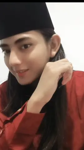 Dibalik kata Istiqomah ada perjuangan yg kuat, apa betul bgitu temen-temen..? #fypシ #gus_farid_sumenep #fyp #produkmadura #katamutiara 