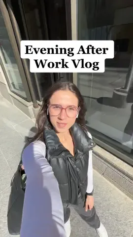 Spend an evening with me after a day at the office :)   #corporate #corporatelife #corporategirly #shoppig #spring #downtowntoronto #accountant #evening #gym #workout #Fitness #Vlog #routine #fyp #trending #22 #toronto #ontario #fulltimejob 