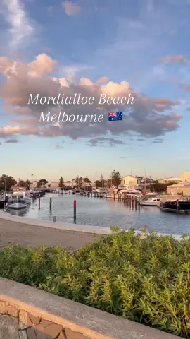 It's that stunning place 🌅 #mordiallocbeach #mordialloc #melbourne #victoria #australia 