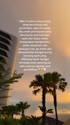 Makasih mama bapak 🤍 #fyp #xcyzba #langitaesthetic #storysunsetestetik #sunsetsongvibes 