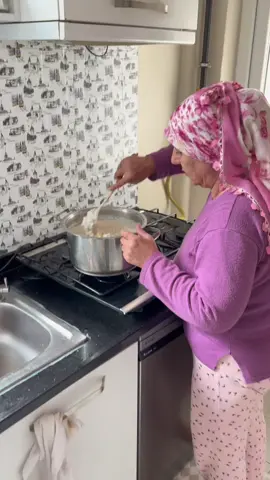 Yemeğin adı ne ? 😂😂 ما اسم الطبق؟ 😂