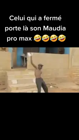 c'est quelle sorcellerie ça.  fermer toilette de cœur commune🤣🤣🤣🤣🤣 #afrikaanstiktoks😂😂#nigeriantiktok🇳🇬 #comedie_humour😭😭🤣🤣😅😅😅😅😭😭🤣🤣😭😭 #tiktok_humour_comedie_foryou #228🇹🇬 #viralvideo #pourtoi 