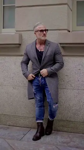 Rate this Outfit...1 - 10 💙🖤 Let my know in the comments 👇 Save it for later and share to your Friends❤️ #trendingsound #attitudereels #tattooman #outfitsformen #outfitsideas #zürich #streetwearstyle #menmodel #zürichcity #beardlover #swagstyle #inktattoo #thewalk #reelsviral #dsquared2