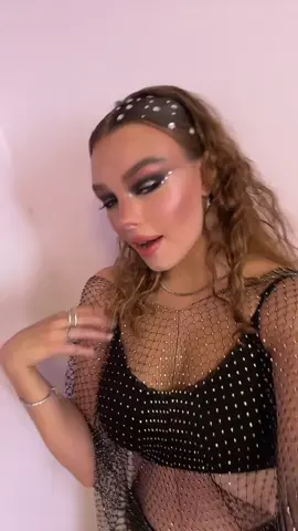 eras tour 🖤