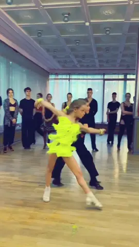 Talented kids😍🔝 #latinoamericano #latindance #ballidicoppia #andiamoneiperte #dancesport #fyp #foryoupage #foryou #latindancing #latin #latinsolo #dance #latindancer #latinpractice #dancecompetition #competition #latincouple #latindress 